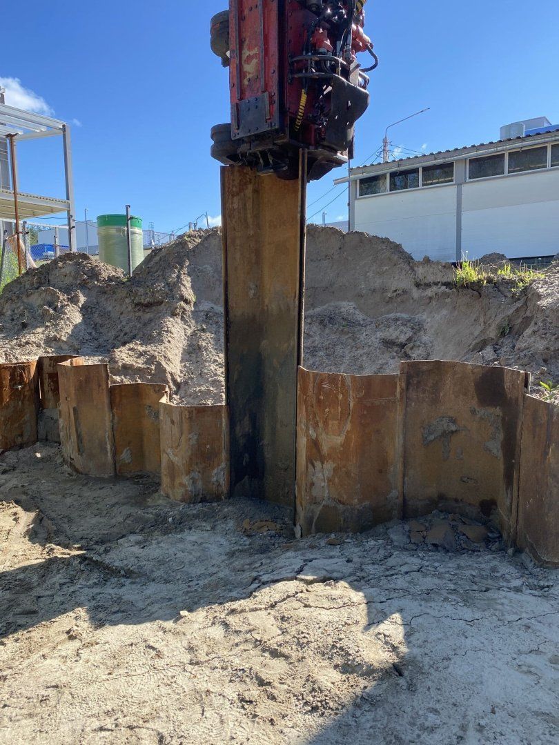 Виброизвлечение шпунта Ларсена GU 22N, г. Белоозерск, Московская область