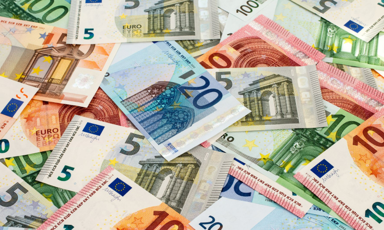 Državljani vpisali za 258 milijonov evrov obveznic