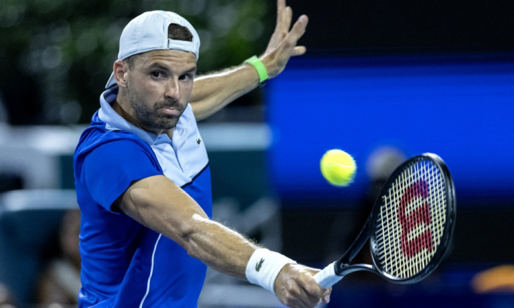 Dimitrov v Miamiju izločil Alcaraza, finale Collins - Ribakina