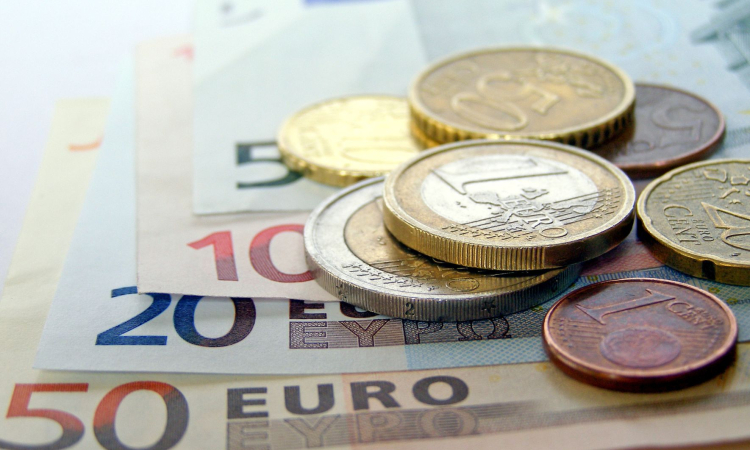 Aprila v območju evra okrepitev gospodarske aktivnosti