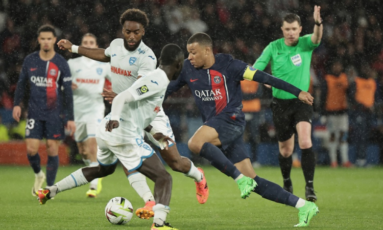Elsnerjev Le Havre podaljšal pariško čakanje na naslov prvaka