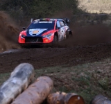 Neuville v vodstvu in na poti do naslova prvaka