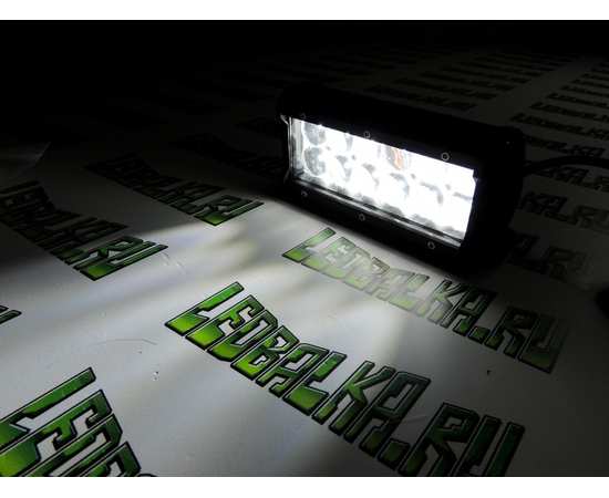 Cветодиодная LED фара 36W с 4D линзой  дальний свет CREE