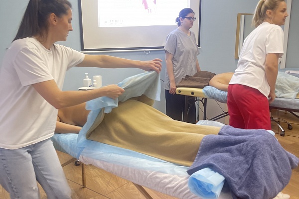 Классический шведский массаж тела и омолаживающее обертывание