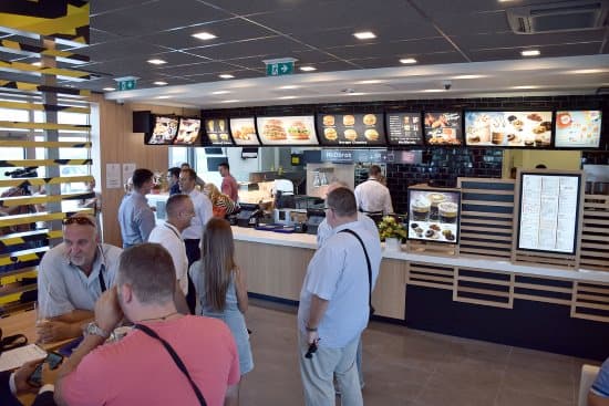 McDonalds restoran u Staroj Pazovi