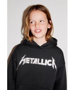 Zara Толстовка с длинным рукавом и карманом спереди с надписью metallica © на передней стороне, Цвет: Черный, Размер: 6-7 лет (120 см)