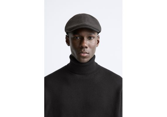 Zara   flannel flat cap 