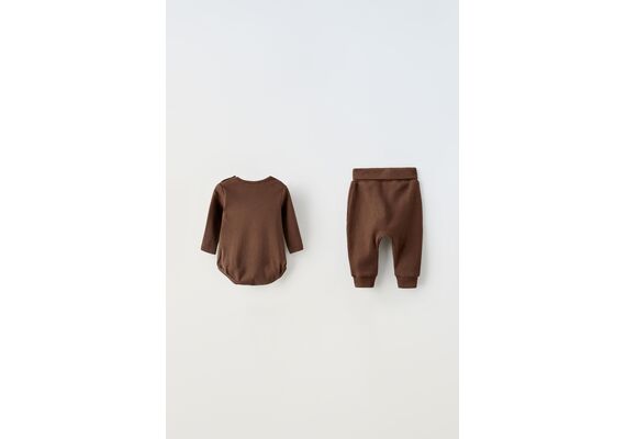 Zara Расцветка: plain ribbed bodysuit and joggers pack , Цвет: Коричневый, Размер: 0-1 месяцев (56 см), изображение 2