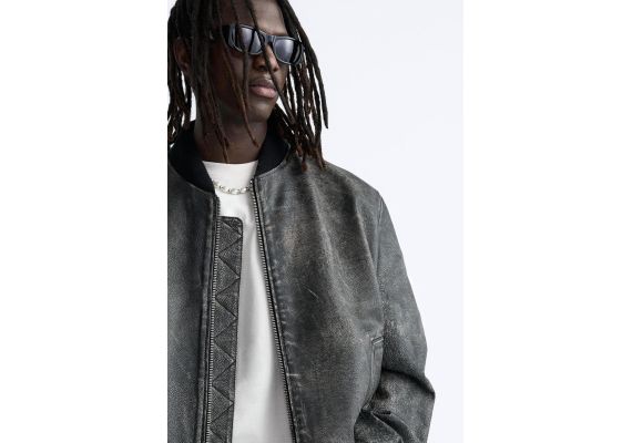 Zara Куртка "бомбер" из кожи с эффектом старения, Цвет: Черный, Размер: L-XL (US L-XL), изображение 3