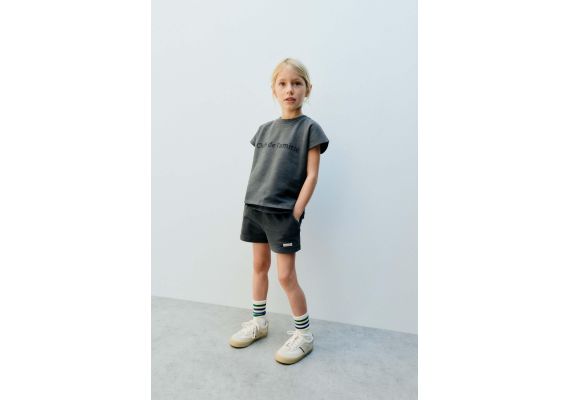 Zara Набор plush washed-effect t-shirt and bermuda shorts co-ord , Цвет: Серый, Размер: 1½ лет (86 см)