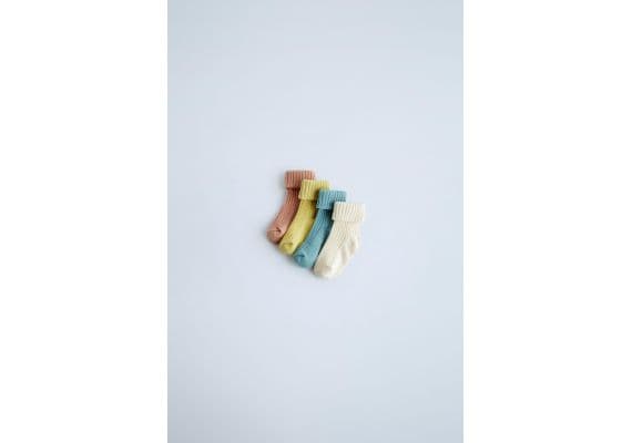 Zara Pack of 4 coloured socks - упаковка из четырех пар цветных носков с отворотами, Цвет: С принтом, Размер: 0-1 месяцев (10 см)