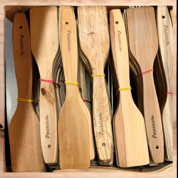 Лазерная гравировка на деревянных лопатках