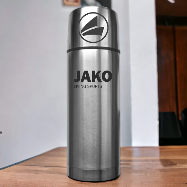 Лазерная гравировка на термосе логотипа JAKO