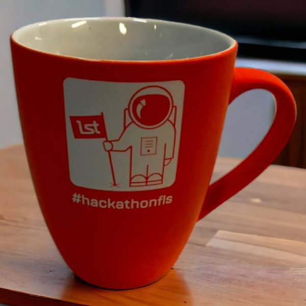 Круговая лазерная гравировка кружки с покрытием софт тач