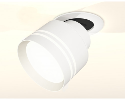 Дополнительное фото Светильник спот Ambrella Light Techno Spot XM8101526 (A2241, A2105, C8101, N8477): Купить в Интернет магазин освещения GCSVET.RU