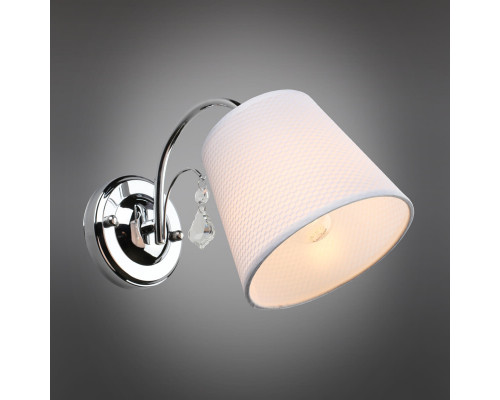 Дополнительное фото Настенный светильник Omnilux Novello OML-56301-01: Купить в Интернет магазин освещения GCSVET.RU