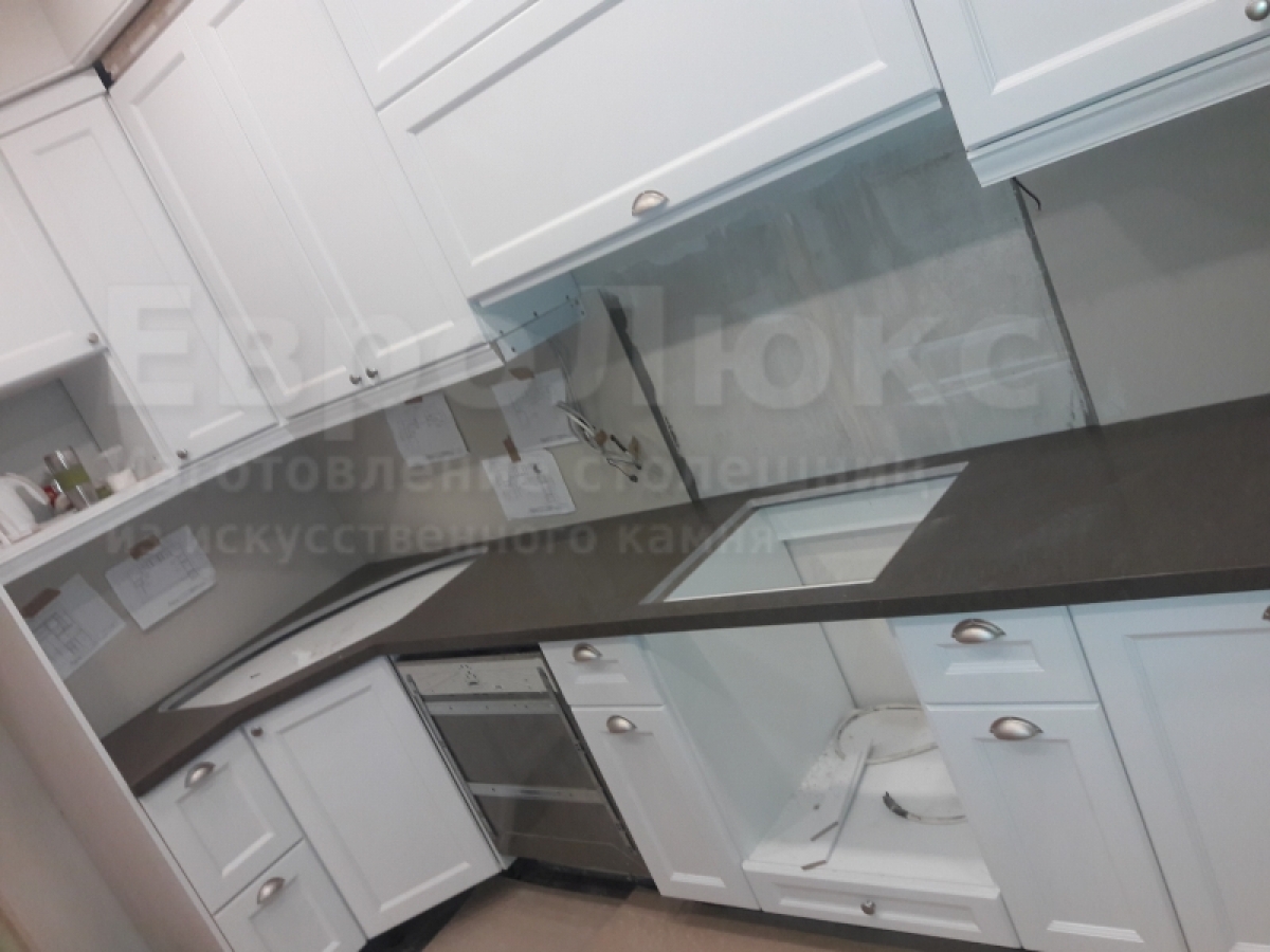 Столешница для кухни из кварцевого агломерата Caesarstone 4350 Mink