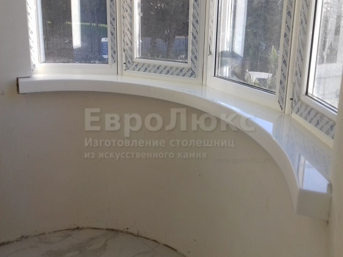 Радиусный подоконник из искусственного камня Grandex P-104 Pure White