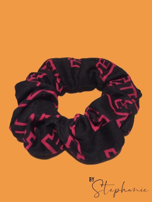 Scrunchie-Planett-Pink-2