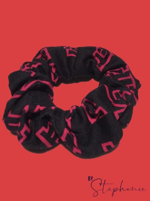 Scrunchie-Planett-Pink-3