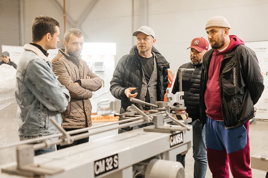 Демозал компании ТР-Пром - Оборудование для металлообработки