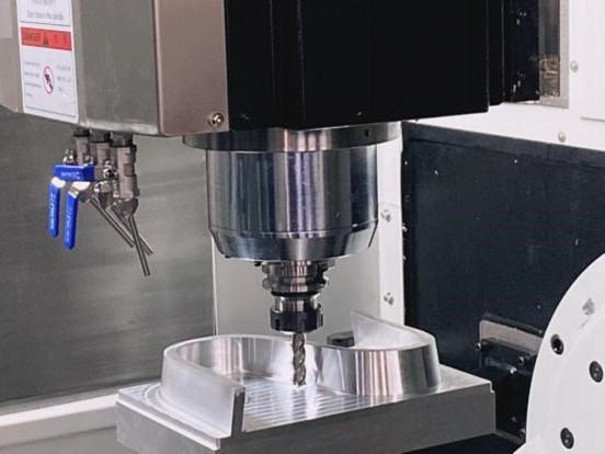 5-осевой вертикальный фрезерный обрабатывающий центр MX800