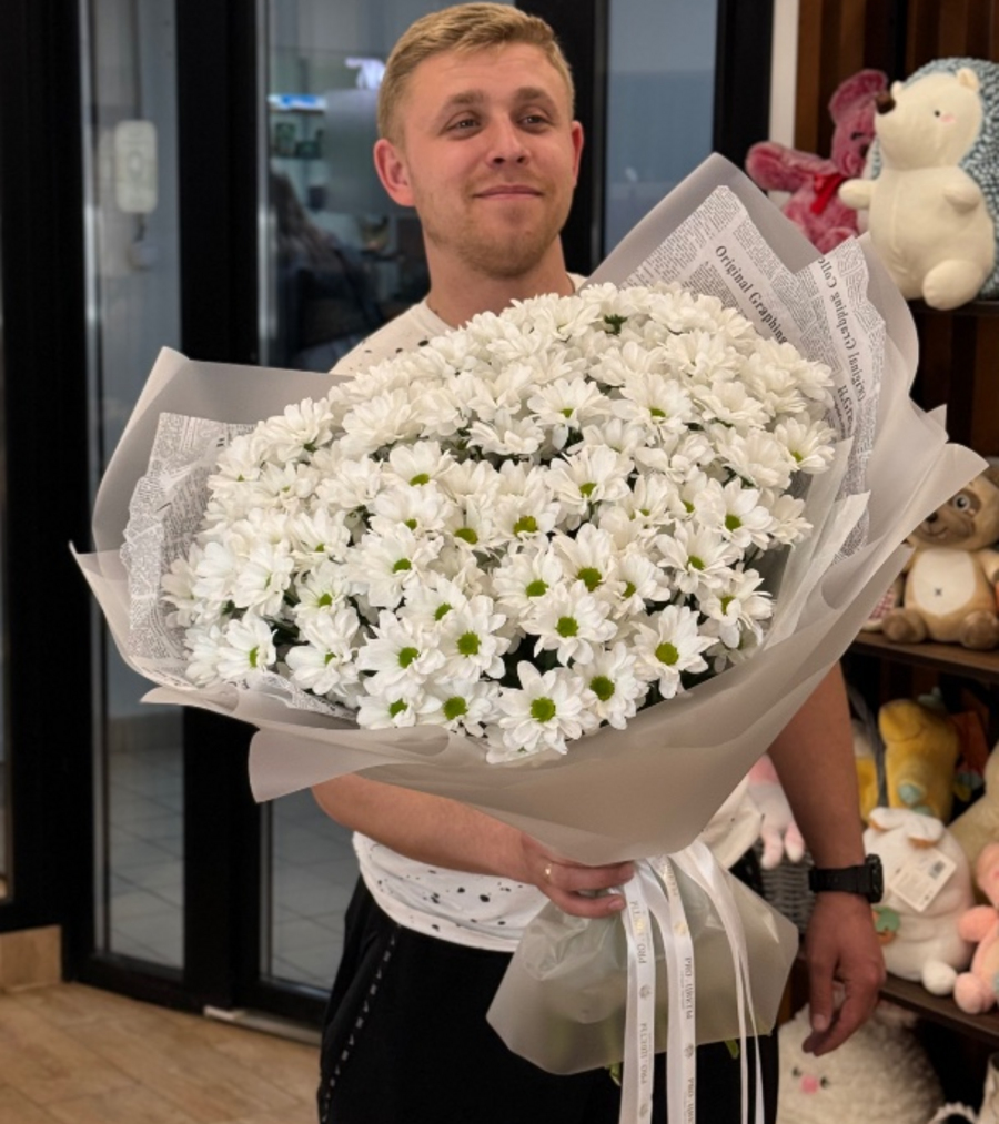 Букет из 19 кустовых хризантем