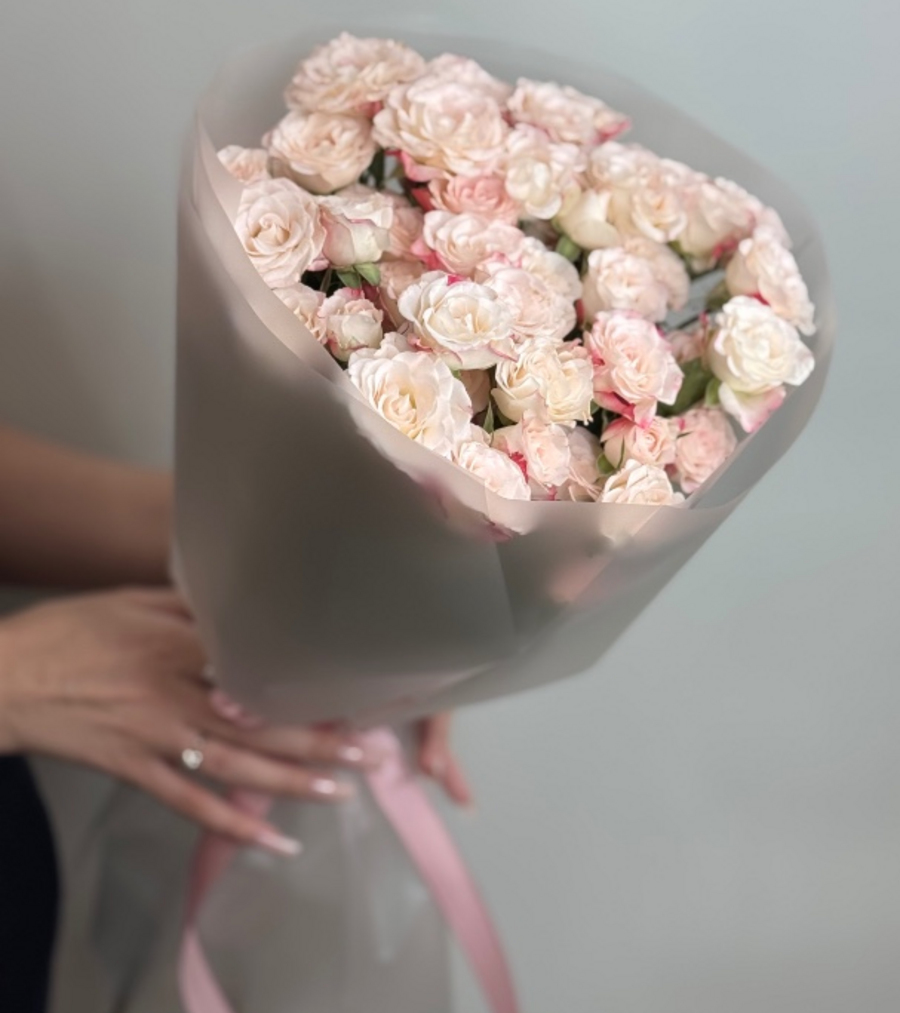 Букет из кустовых роз 9шт
