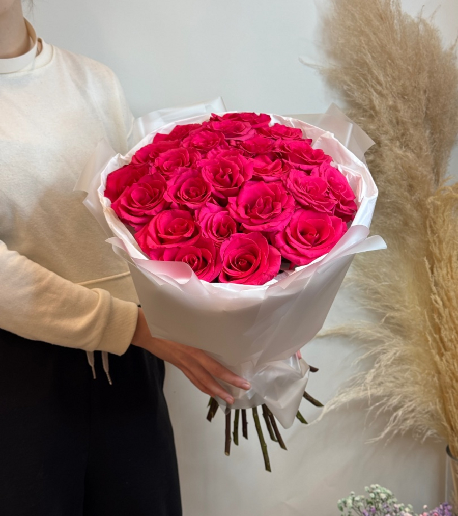 Розы Эквадор 23 штуки малиновые