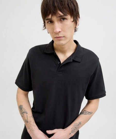 Polo Negro liso de manga corta para hombre con corte regular