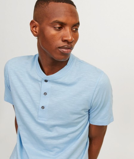 Camiseta Cuello Mao Hombre  Estilo Casual y Versátil