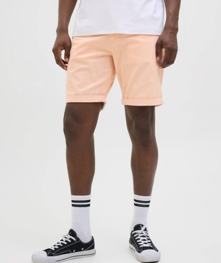 Shorts vaqueros color rosa versátiles para combinar con cualquier outfit