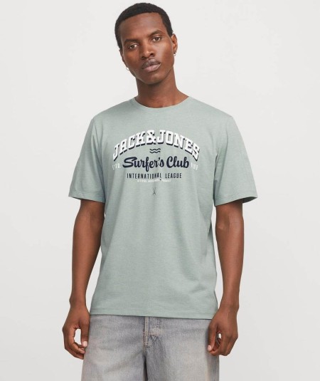 Camiseta Jack & Jones con un diseño atemporal y versátil