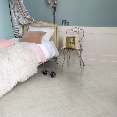 Quick Step Castle Ultra (Rus) CAU 4158 Дуб светло-серый патина