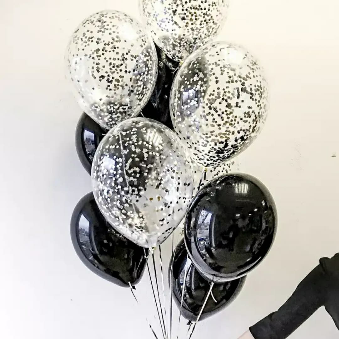 облако из черных и прозрачных шаров с конфетти