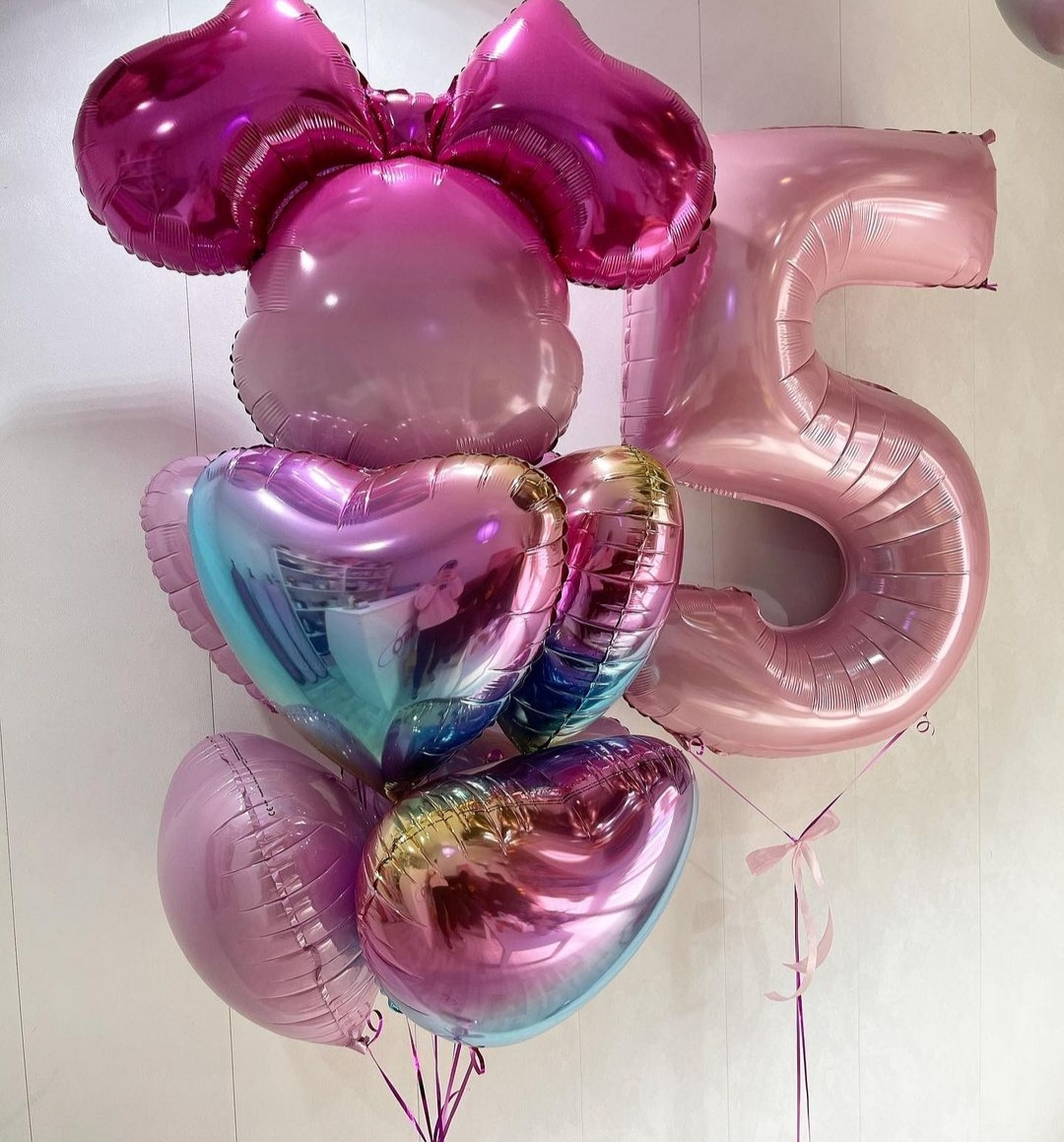 минни маус и фольгированные сердца на 5 лет