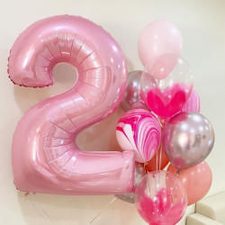 Нежные шарики для девочки на 2 годика в розовых тонах