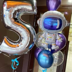 Серебряные шары на 5 лет в космическом стиле