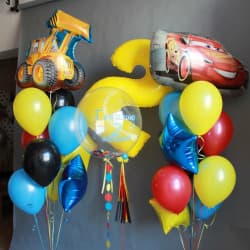 Композиция на День рождения мальчику с машинками