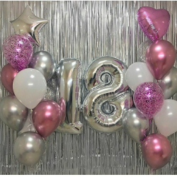 Серебрянные цифры 18 и 2 фонтана