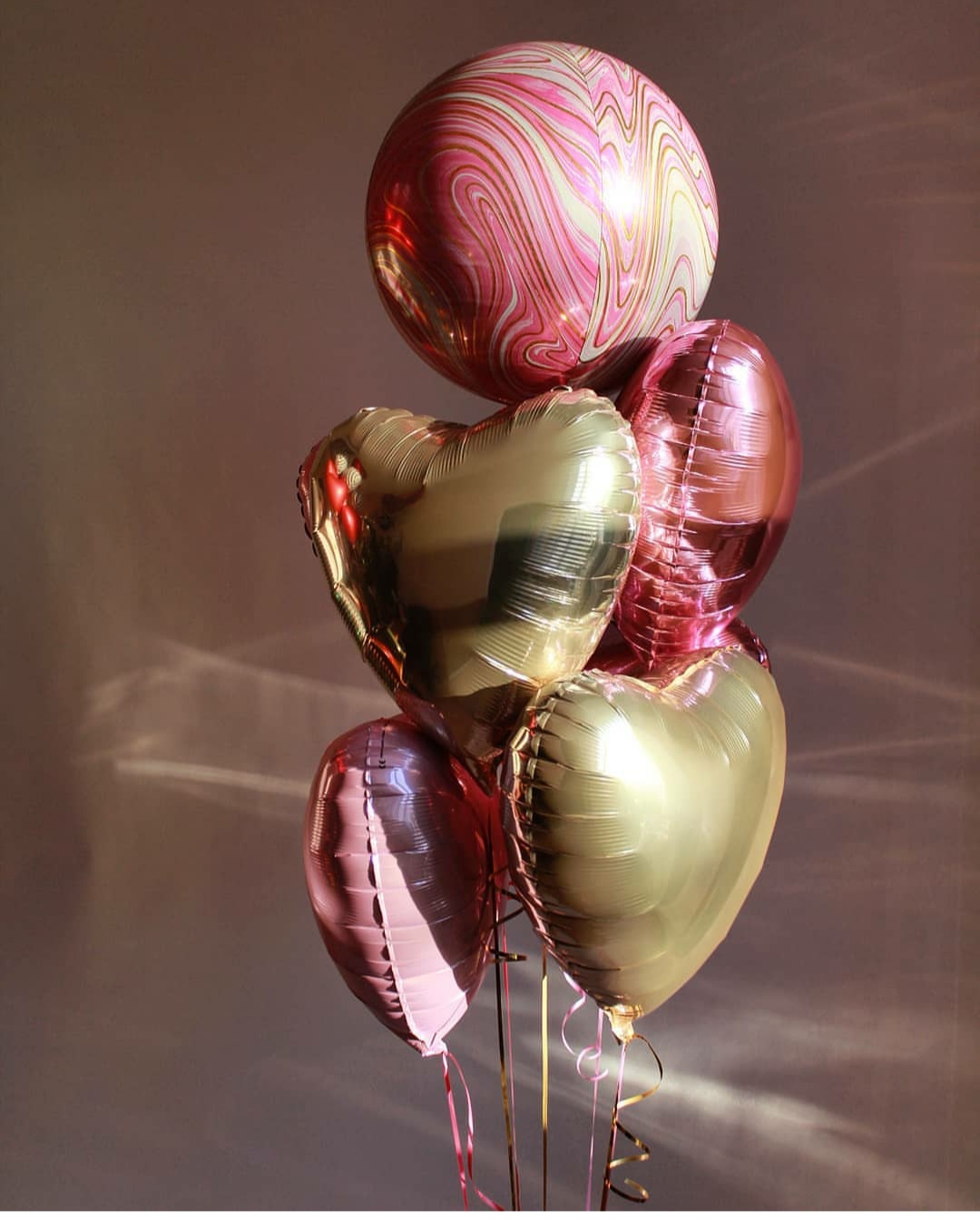 фонтан розово-золотой со сферой агат