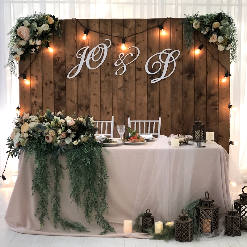 президиум с деревянным задником