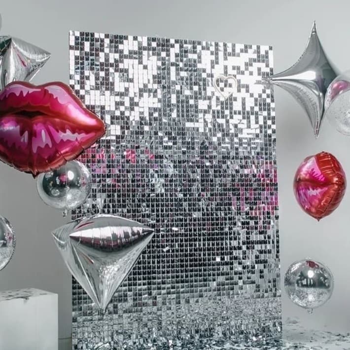 серебряная фотозона пайетки fashion 