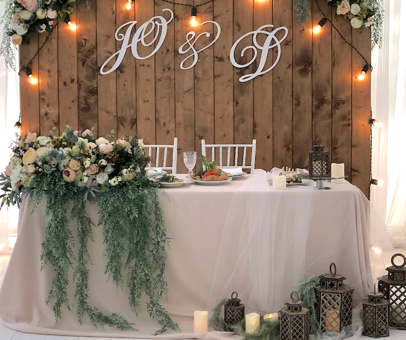 президиум с деревянным задником