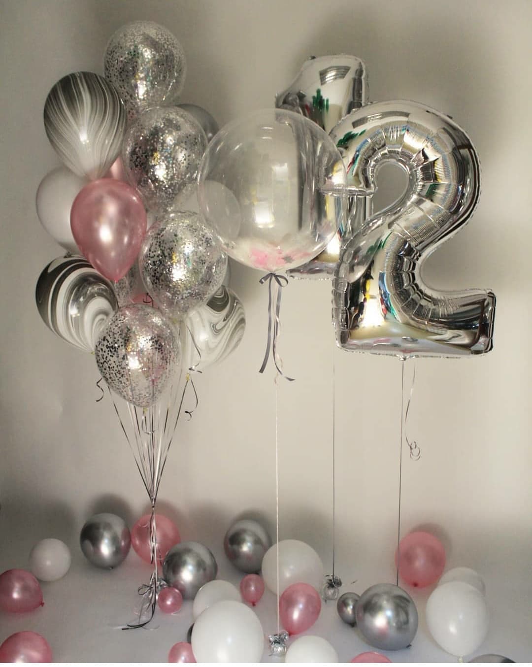 фонтан серебро с цифрами и баблс