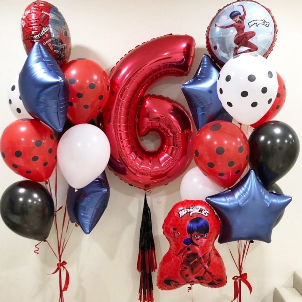композиция из шаров в стиле леди баг на 6 лет