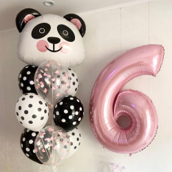 Черно-белые шары в горох и большая панда