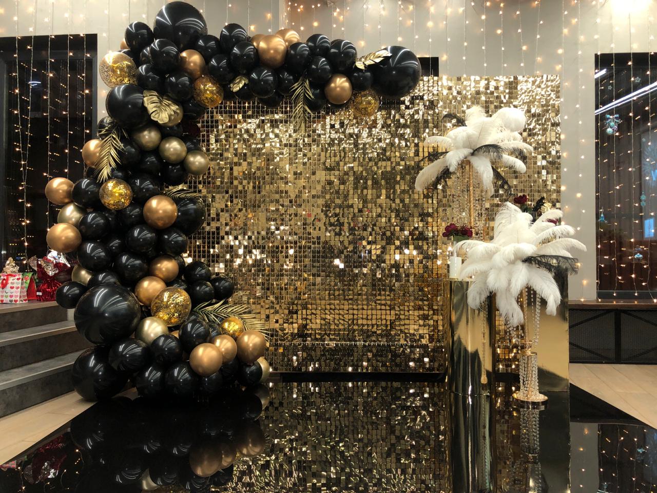 фотозона в стиле black and gold