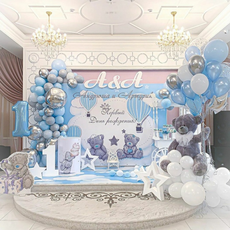 голубая фотозона на год мальчику