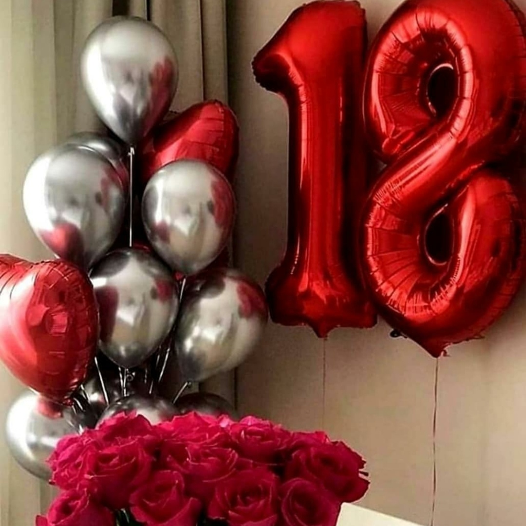 яркий набор шаров на 18 лет 